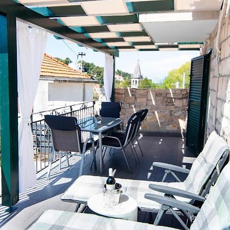 Apartman Nono Splitska Exterior photo