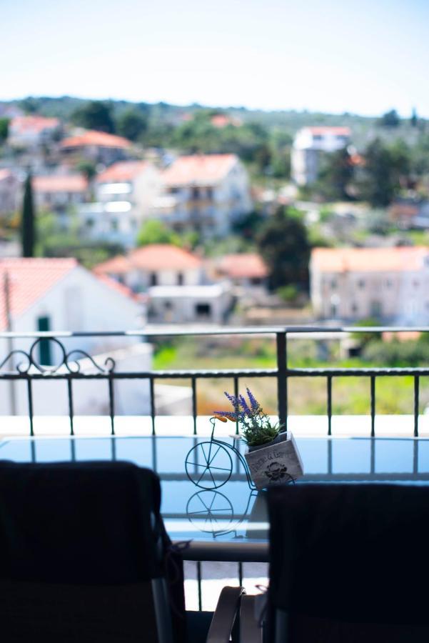 Apartman Nono Splitska Exterior photo