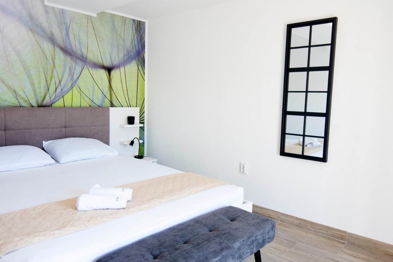 Apartman Nono Splitska Exterior photo